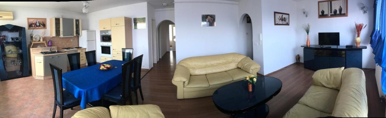 Apartment Lotusz In