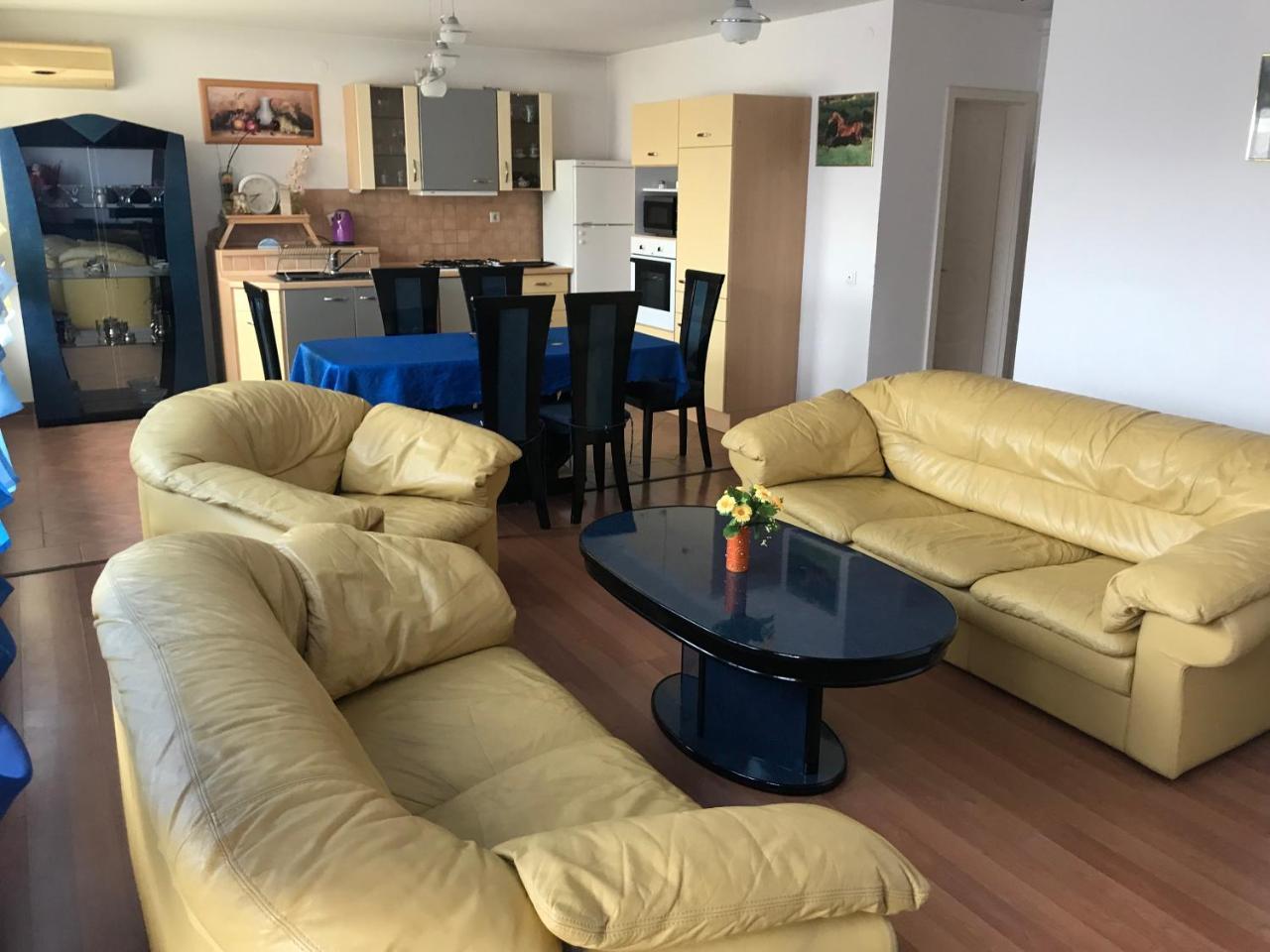 Apartment Lotusz In *